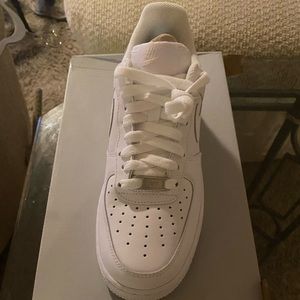 Woman’s Nike Air Force 1 ‘07.